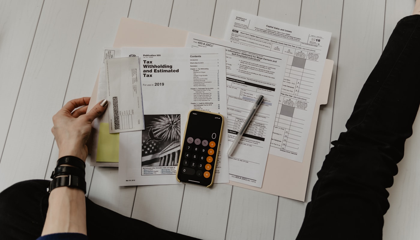 Common charge invoices with payment status
